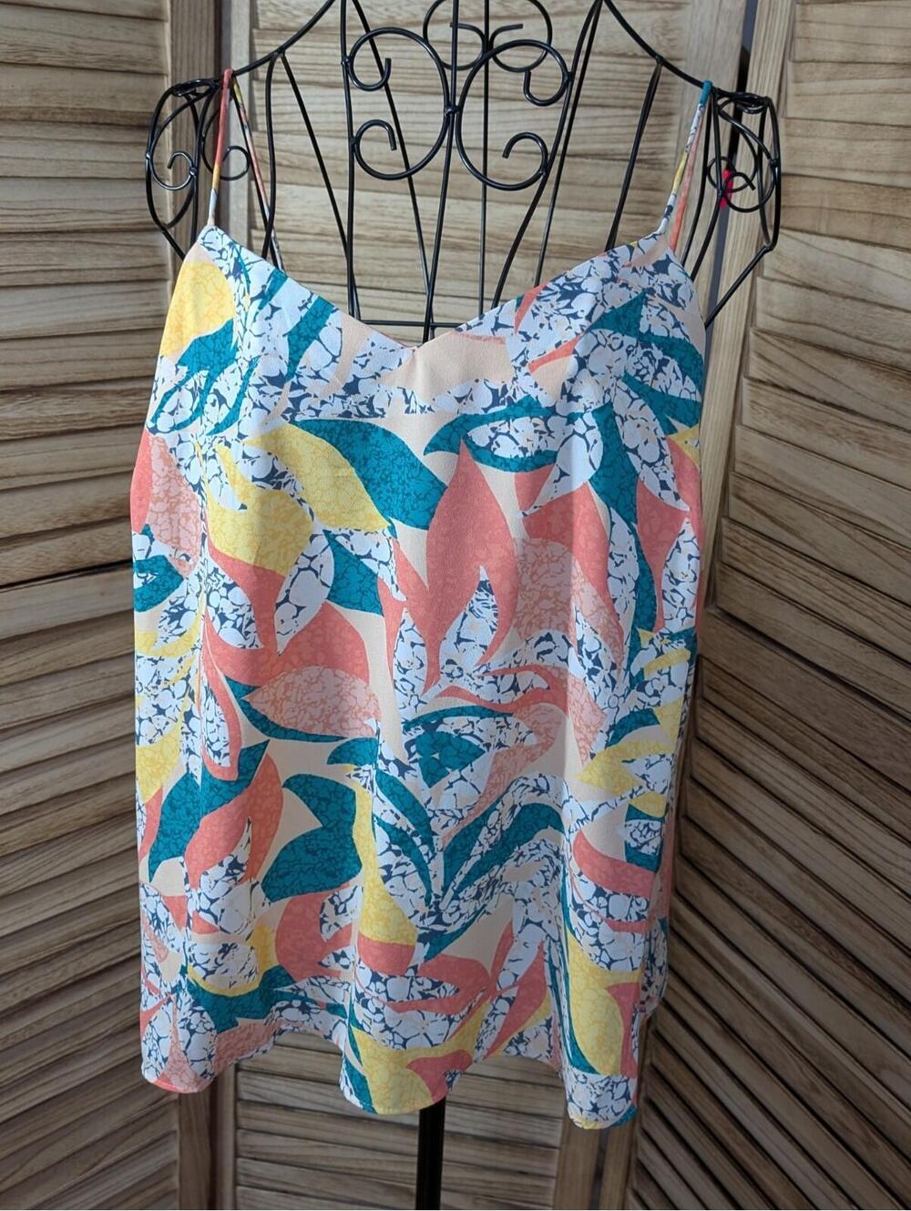 NWT Nine West Tank Top Cami Shirt Sleeveless Layering Camisol Peach Yellow Large